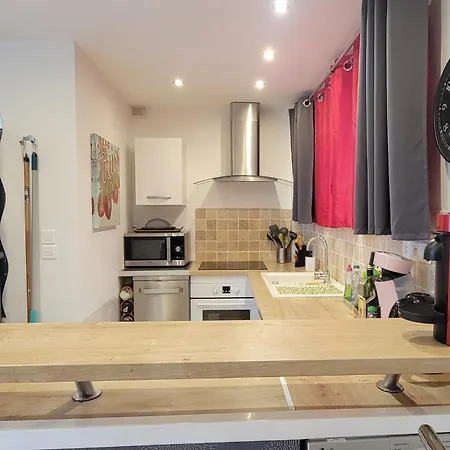 Charming T2 100 Meters From The *