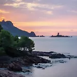 Charming T2 100 Meters From The 아파트 Fréjus
