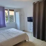 Charming T2 100 Meters From The 아파트 *