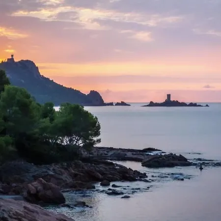 Charming T2 100 Meters From The Apartment Frejus