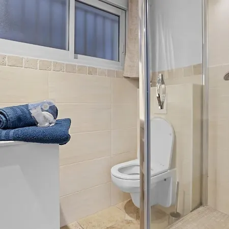 Apartment Charming T2 100 Meters From The