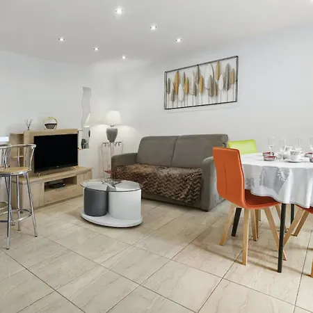Charming T2 100 Meters From The Apartment