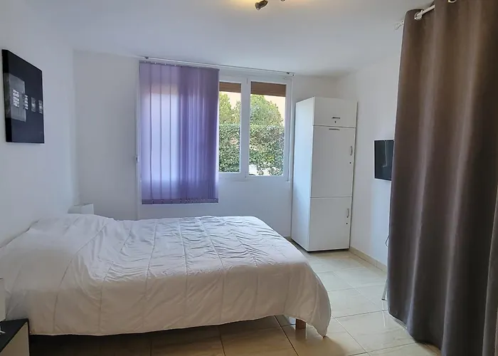 Charming T2 100 Meters From The *