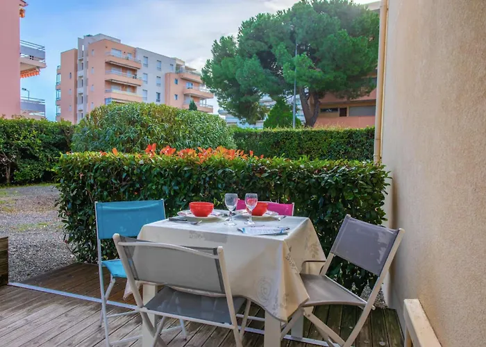 Charming T2 100 Meters From The