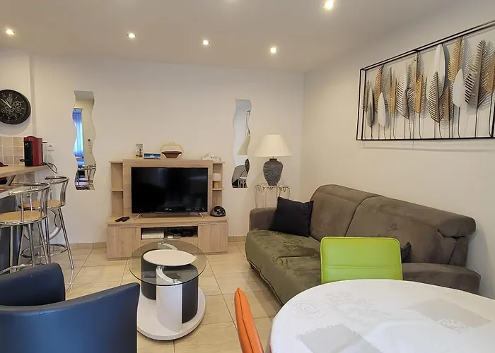 Charming T2 100 Meters From The Lejlighed Fréjus